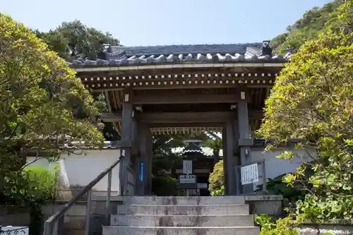 安養院　(田代寺）の山門