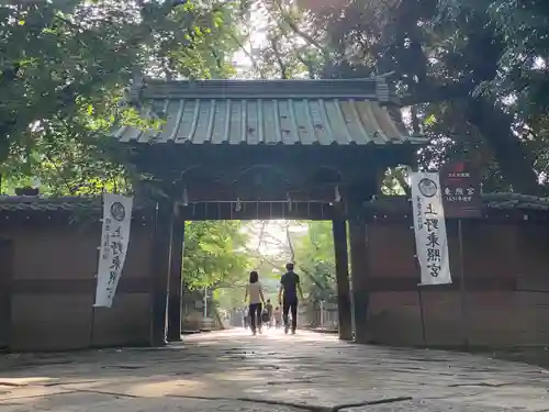 上野東照宮の山門