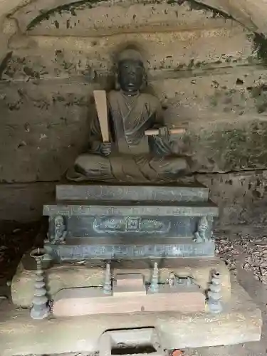 龍口寺の{uncategorized: "未分類", other: "その他", undefined: "問題あり", building: "その他建物", grave: "お墓", sacred_gate: "鳥居", guardian: "狛犬", statue: "像", buddha: "仏像", history: "歴史", nature: "自然", garden: "庭園", animal: "動物", pagoda: "塔", temizu: "手水舎", mountain_gate: "山門・神門", sanctuary: "本殿・本堂", subordinate: "末社・摂社", art: "芸術", scenery: "景色", jizo: "地蔵", ema: "絵馬", goshuin: "御朱印", omikuji: "おみくじ", items: "授与品その他", amulet: "お守り", goshuincho: "御朱印帳", eats: "食事", festival: "お祭り", votive_dance: "神楽", shichigosan: "七五三参", wedding: "結婚式", experience: "体験その他", initially: "初詣", around: "周辺", anti_infection: "感染症対策"}