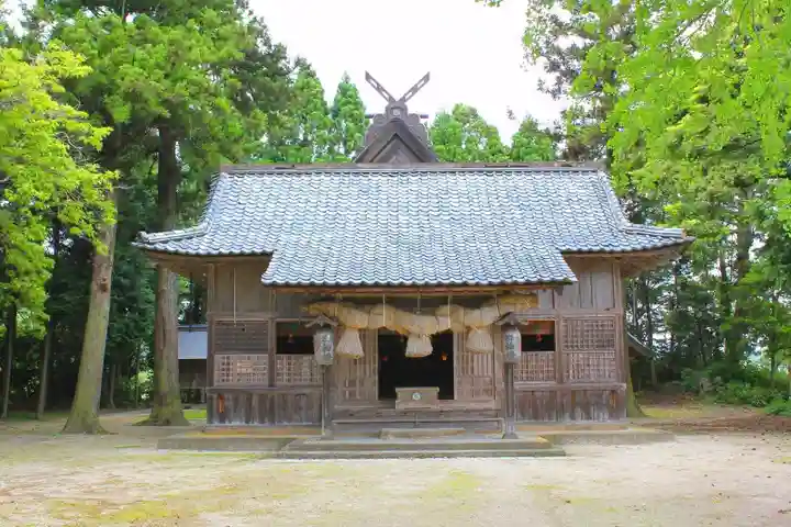 六所神社の本殿・本堂