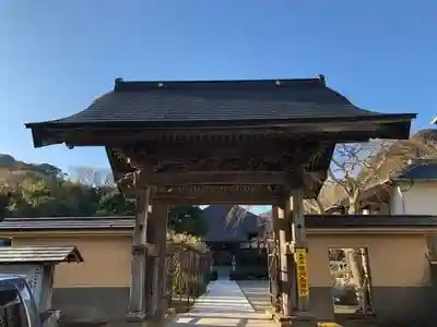 稲田寺の山門