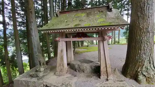 月山神社の手水