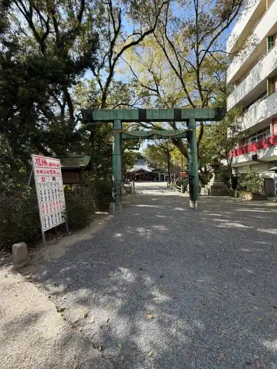 諏訪神社の{uncategorized: "未分類", other: "その他", undefined: "問題あり", building: "その他建物", grave: "お墓", sacred_gate: "鳥居", guardian: "狛犬", statue: "像", buddha: "仏像", history: "歴史", nature: "自然", garden: "庭園", animal: "動物", pagoda: "塔", temizu: "手水舎", mountain_gate: "山門・神門", sanctuary: "本殿・本堂", subordinate: "末社・摂社", art: "芸術", scenery: "景色", jizo: "地蔵", ema: "絵馬", goshuin: "御朱印", omikuji: "おみくじ", items: "授与品その他", amulet: "お守り", goshuincho: "御朱印帳", eats: "食事", festival: "お祭り", votive_dance: "神楽", shichigosan: "七五三参", wedding: "結婚式", experience: "体験その他", initially: "初詣", around: "周辺", anti_infection: "感染症対策"}