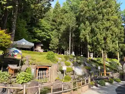 不二阿祖山太神宮の{uncategorized: "未分類", other: "その他", undefined: "問題あり", building: "その他建物", grave: "お墓", sacred_gate: "鳥居", guardian: "狛犬", statue: "像", buddha: "仏像", history: "歴史", nature: "自然", garden: "庭園", animal: "動物", pagoda: "塔", temizu: "手水舎", mountain_gate: "山門・神門", sanctuary: "本殿・本堂", subordinate: "末社・摂社", art: "芸術", scenery: "景色", jizo: "地蔵", ema: "絵馬", goshuin: "御朱印", omikuji: "おみくじ", items: "授与品その他", amulet: "お守り", goshuincho: "御朱印帳", eats: "食事", festival: "お祭り", votive_dance: "神楽", shichigosan: "七五三参", wedding: "結婚式", experience: "体験その他", initially: "初詣", around: "周辺", anti_infection: "感染症対策"}