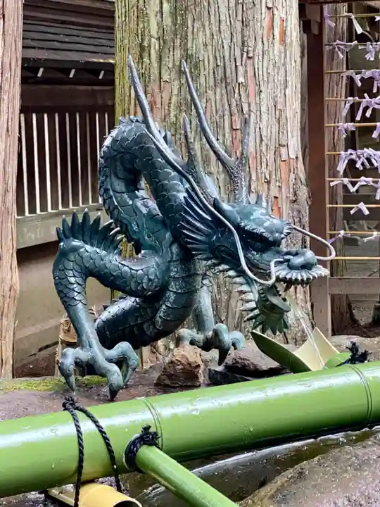 諏訪大社の手水舎