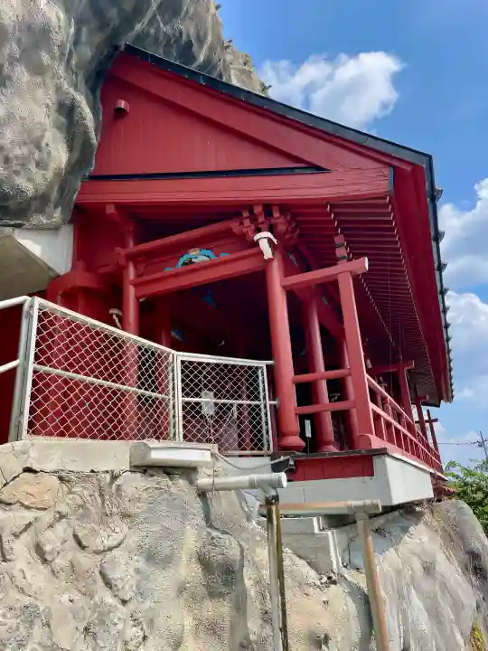 韮崎窟観音(山梨県)