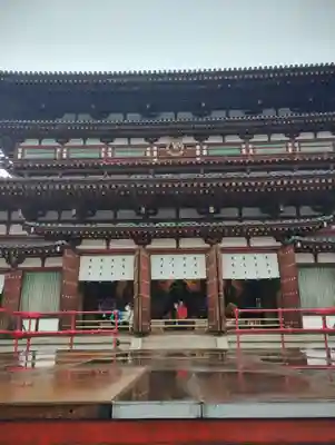 薬師寺の本殿・本堂