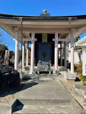同聚院の{uncategorized: "未分類", other: "その他", undefined: "問題あり", building: "その他建物", grave: "お墓", sacred_gate: "鳥居", guardian: "狛犬", statue: "像", buddha: "仏像", history: "歴史", nature: "自然", garden: "庭園", animal: "動物", pagoda: "塔", temizu: "手水舎", mountain_gate: "山門・神門", sanctuary: "本殿・本堂", subordinate: "末社・摂社", art: "芸術", scenery: "景色", jizo: "地蔵", ema: "絵馬", goshuin: "御朱印", omikuji: "おみくじ", items: "授与品その他", amulet: "お守り", goshuincho: "御朱印帳", eats: "食事", festival: "お祭り", votive_dance: "神楽", shichigosan: "七五三参", wedding: "結婚式", experience: "体験その他", initially: "初詣", around: "周辺", anti_infection: "感染症対策"}