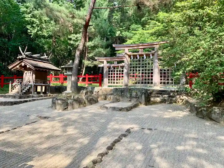 檜原神社(大神神社摂社)のその他建物