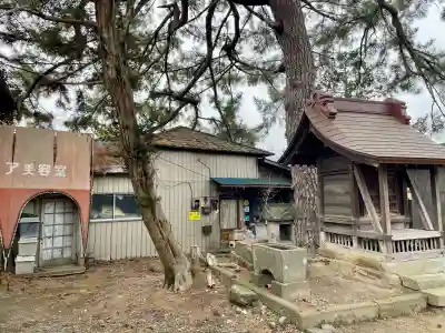 第六天神社の{uncategorized: "未分類", other: "その他", undefined: "問題あり", building: "その他建物", grave: "お墓", sacred_gate: "鳥居", guardian: "狛犬", statue: "像", buddha: "仏像", history: "歴史", nature: "自然", garden: "庭園", animal: "動物", pagoda: "塔", temizu: "手水舎", mountain_gate: "山門・神門", sanctuary: "本殿・本堂", subordinate: "末社・摂社", art: "芸術", scenery: "景色", jizo: "地蔵", ema: "絵馬", goshuin: "御朱印", omikuji: "おみくじ", items: "授与品その他", amulet: "お守り", goshuincho: "御朱印帳", eats: "食事", festival: "お祭り", votive_dance: "神楽", shichigosan: "七五三参", wedding: "結婚式", experience: "体験その他", initially: "初詣", around: "周辺", anti_infection: "感染症対策"}