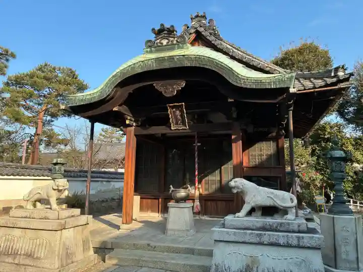 両足院の{uncategorized: "未分類", other: "その他", undefined: "問題あり", building: "その他建物", grave: "お墓", sacred_gate: "鳥居", guardian: "狛犬", statue: "像", buddha: "仏像", history: "歴史", nature: "自然", garden: "庭園", animal: "動物", pagoda: "塔", temizu: "手水舎", mountain_gate: "山門・神門", sanctuary: "本殿・本堂", subordinate: "末社・摂社", art: "芸術", scenery: "景色", jizo: "地蔵", ema: "絵馬", goshuin: "御朱印", omikuji: "おみくじ", items: "授与品その他", amulet: "お守り", goshuincho: "御朱印帳", eats: "食事", festival: "お祭り", votive_dance: "神楽", shichigosan: "七五三参", wedding: "結婚式", experience: "体験その他", initially: "初詣", around: "周辺", anti_infection: "感染症対策"}
