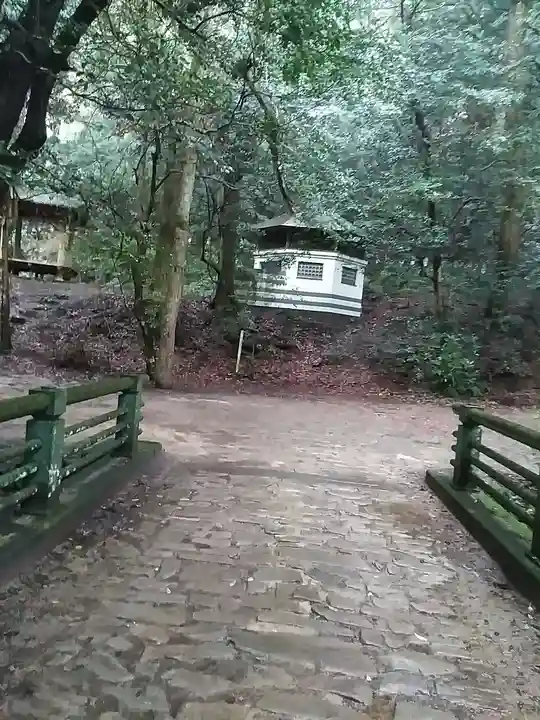 菅王寺奥の院のその他建物