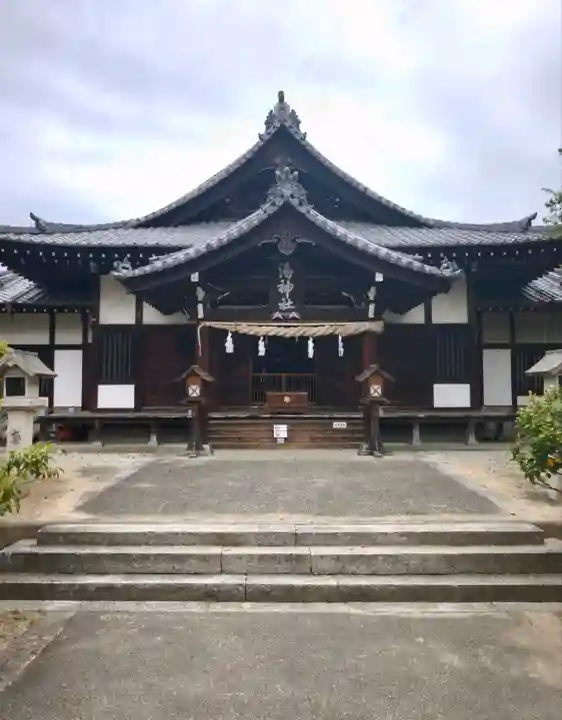 湯神社の{uncategorized: "未分類", other: "その他", undefined: "問題あり", building: "その他建物", grave: "お墓", sacred_gate: "鳥居", guardian: "狛犬", statue: "像", buddha: "仏像", history: "歴史", nature: "自然", garden: "庭園", animal: "動物", pagoda: "塔", temizu: "手水舎", mountain_gate: "山門・神門", sanctuary: "本殿・本堂", subordinate: "末社・摂社", art: "芸術", scenery: "景色", jizo: "地蔵", ema: "絵馬", goshuin: "御朱印", omikuji: "おみくじ", items: "授与品その他", amulet: "お守り", goshuincho: "御朱印帳", eats: "食事", festival: "お祭り", votive_dance: "神楽", shichigosan: "七五三参", wedding: "結婚式", experience: "体験その他", initially: "初詣", around: "周辺", anti_infection: "感染症対策"}