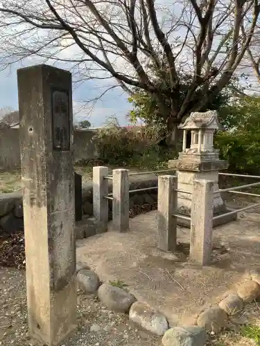 水神社の{uncategorized: "未分類", other: "その他", undefined: "問題あり", building: "その他建物", grave: "お墓", sacred_gate: "鳥居", guardian: "狛犬", statue: "像", buddha: "仏像", history: "歴史", nature: "自然", garden: "庭園", animal: "動物", pagoda: "塔", temizu: "手水舎", mountain_gate: "山門・神門", sanctuary: "本殿・本堂", subordinate: "末社・摂社", art: "芸術", scenery: "景色", jizo: "地蔵", ema: "絵馬", goshuin: "御朱印", omikuji: "おみくじ", items: "授与品その他", amulet: "お守り", goshuincho: "御朱印帳", eats: "食事", festival: "お祭り", votive_dance: "神楽", shichigosan: "七五三参", wedding: "結婚式", experience: "体験その他", initially: "初詣", around: "周辺", anti_infection: "感染症対策"}