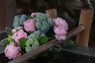 高司神社〜むすびの神の鎮まる社〜の手水舎
