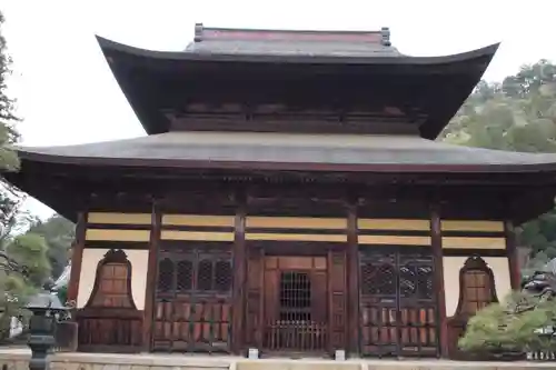 向嶽寺の本殿