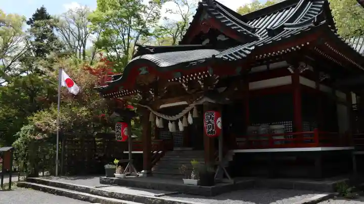 山中諏訪神社の{uncategorized: "未分類", other: "その他", undefined: "問題あり", building: "その他建物", grave: "お墓", sacred_gate: "鳥居", guardian: "狛犬", statue: "像", buddha: "仏像", history: "歴史", nature: "自然", garden: "庭園", animal: "動物", pagoda: "塔", temizu: "手水舎", mountain_gate: "山門・神門", sanctuary: "本殿・本堂", subordinate: "末社・摂社", art: "芸術", scenery: "景色", jizo: "地蔵", ema: "絵馬", goshuin: "御朱印", omikuji: "おみくじ", items: "授与品その他", amulet: "お守り", goshuincho: "御朱印帳", eats: "食事", festival: "お祭り", votive_dance: "神楽", shichigosan: "七五三参", wedding: "結婚式", experience: "体験その他", initially: "初詣", around: "周辺", anti_infection: "感染症対策"}