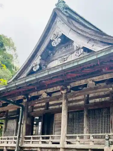 青岸渡寺の{uncategorized: "未分類", other: "その他", undefined: "問題あり", building: "その他建物", grave: "お墓", sacred_gate: "鳥居", guardian: "狛犬", statue: "像", buddha: "仏像", history: "歴史", nature: "自然", garden: "庭園", animal: "動物", pagoda: "塔", temizu: "手水舎", mountain_gate: "山門・神門", sanctuary: "本殿・本堂", subordinate: "末社・摂社", art: "芸術", scenery: "景色", jizo: "地蔵", ema: "絵馬", goshuin: "御朱印", omikuji: "おみくじ", items: "授与品その他", amulet: "お守り", goshuincho: "御朱印帳", eats: "食事", festival: "お祭り", votive_dance: "神楽", shichigosan: "七五三参", wedding: "結婚式", experience: "体験その他", initially: "初詣", around: "周辺", anti_infection: "感染症対策"}