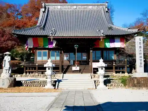 埼玉厄除け開運大師・龍泉寺（切り絵御朱印発祥の寺）の本殿