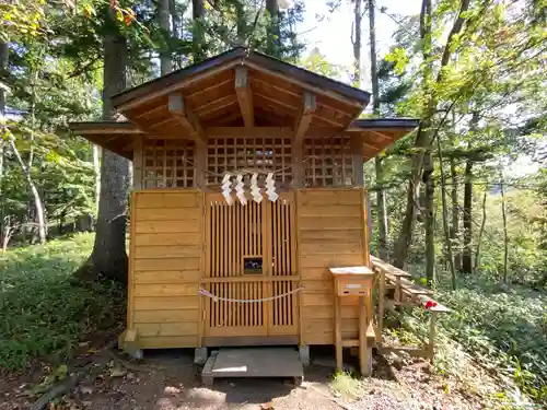 阿寒岳神社奥之院(北海道)