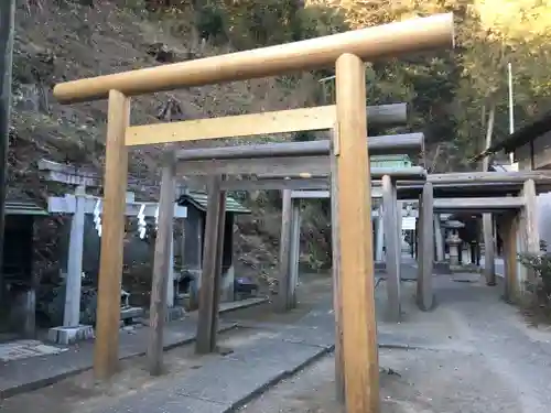 銭洗弁財天宇賀福神社の鳥居