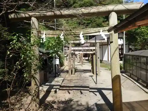 銭洗弁財天宇賀福神社の鳥居