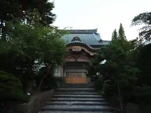 実行寺の本殿