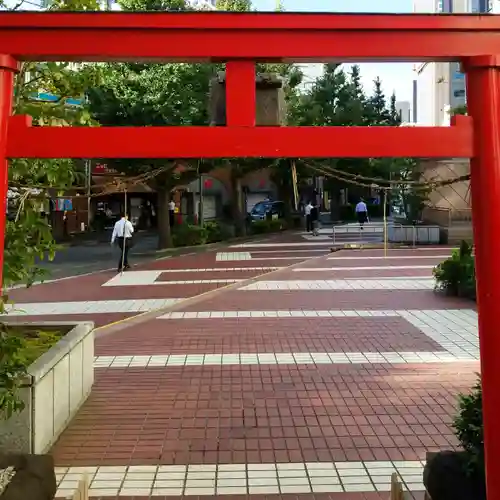 有楽稲荷神社の鳥居