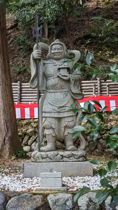 御髪神社の像