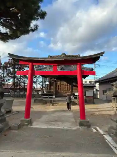 飯玉神社の{uncategorized: "未分類", other: "その他", undefined: "問題あり", building: "その他建物", grave: "お墓", sacred_gate: "鳥居", guardian: "狛犬", statue: "像", buddha: "仏像", history: "歴史", nature: "自然", garden: "庭園", animal: "動物", pagoda: "塔", temizu: "手水舎", mountain_gate: "山門・神門", sanctuary: "本殿・本堂", subordinate: "末社・摂社", art: "芸術", scenery: "景色", jizo: "地蔵", ema: "絵馬", goshuin: "御朱印", omikuji: "おみくじ", items: "授与品その他", amulet: "お守り", goshuincho: "御朱印帳", eats: "食事", festival: "お祭り", votive_dance: "神楽", shichigosan: "七五三参", wedding: "結婚式", experience: "体験その他", initially: "初詣", around: "周辺", anti_infection: "感染症対策"}