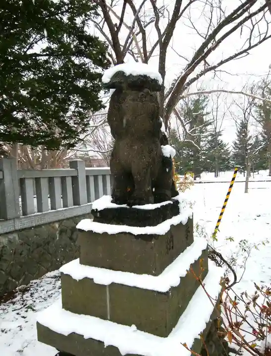 彌彦神社 (伊夜日子神社)の狛犬