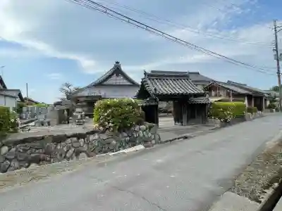 誓光寺の{uncategorized: "未分類", other: "その他", undefined: "問題あり", building: "その他建物", grave: "お墓", sacred_gate: "鳥居", guardian: "狛犬", statue: "像", buddha: "仏像", history: "歴史", nature: "自然", garden: "庭園", animal: "動物", pagoda: "塔", temizu: "手水舎", mountain_gate: "山門・神門", sanctuary: "本殿・本堂", subordinate: "末社・摂社", art: "芸術", scenery: "景色", jizo: "地蔵", ema: "絵馬", goshuin: "御朱印", omikuji: "おみくじ", items: "授与品その他", amulet: "お守り", goshuincho: "御朱印帳", eats: "食事", festival: "お祭り", votive_dance: "神楽", shichigosan: "七五三参", wedding: "結婚式", experience: "体験その他", initially: "初詣", around: "周辺", anti_infection: "感染症対策"}