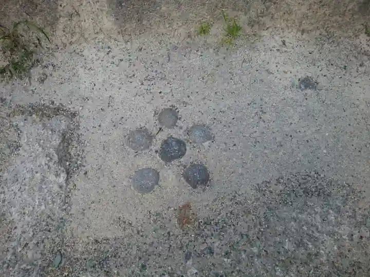 天開稲荷社の庭園