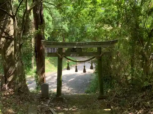 八幡神社の鳥居