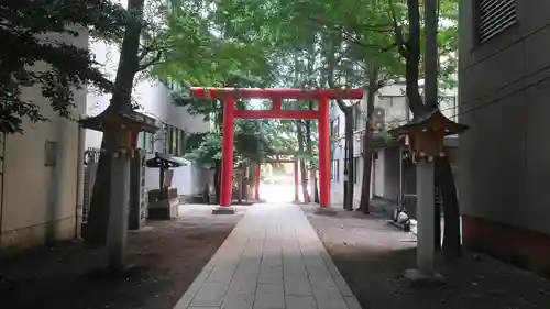 花園神社の鳥居