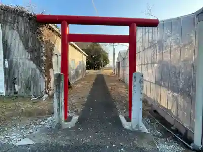 黄金塚稲荷神社の{uncategorized: "未分類", other: "その他", undefined: "問題あり", building: "その他建物", grave: "お墓", sacred_gate: "鳥居", guardian: "狛犬", statue: "像", buddha: "仏像", history: "歴史", nature: "自然", garden: "庭園", animal: "動物", pagoda: "塔", temizu: "手水舎", mountain_gate: "山門・神門", sanctuary: "本殿・本堂", subordinate: "末社・摂社", art: "芸術", scenery: "景色", jizo: "地蔵", ema: "絵馬", goshuin: "御朱印", omikuji: "おみくじ", items: "授与品その他", amulet: "お守り", goshuincho: "御朱印帳", eats: "食事", festival: "お祭り", votive_dance: "神楽", shichigosan: "七五三参", wedding: "結婚式", experience: "体験その他", initially: "初詣", around: "周辺", anti_infection: "感染症対策"}