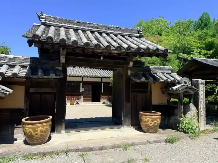 観心寺の{uncategorized: "未分類", other: "その他", undefined: "問題あり", building: "その他建物", grave: "お墓", sacred_gate: "鳥居", guardian: "狛犬", statue: "像", buddha: "仏像", history: "歴史", nature: "自然", garden: "庭園", animal: "動物", pagoda: "塔", temizu: "手水舎", mountain_gate: "山門・神門", sanctuary: "本殿・本堂", subordinate: "末社・摂社", art: "芸術", scenery: "景色", jizo: "地蔵", ema: "絵馬", goshuin: "御朱印", omikuji: "おみくじ", items: "授与品その他", amulet: "お守り", goshuincho: "御朱印帳", eats: "食事", festival: "お祭り", votive_dance: "神楽", shichigosan: "七五三参", wedding: "結婚式", experience: "体験その他", initially: "初詣", around: "周辺", anti_infection: "感染症対策"}