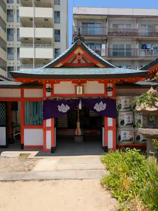 兵庫嚴島神社の{uncategorized: "未分類", other: "その他", undefined: "問題あり", building: "その他建物", grave: "お墓", sacred_gate: "鳥居", guardian: "狛犬", statue: "像", buddha: "仏像", history: "歴史", nature: "自然", garden: "庭園", animal: "動物", pagoda: "塔", temizu: "手水舎", mountain_gate: "山門・神門", sanctuary: "本殿・本堂", subordinate: "末社・摂社", art: "芸術", scenery: "景色", jizo: "地蔵", ema: "絵馬", goshuin: "御朱印", omikuji: "おみくじ", items: "授与品その他", amulet: "お守り", goshuincho: "御朱印帳", eats: "食事", festival: "お祭り", votive_dance: "神楽", shichigosan: "七五三参", wedding: "結婚式", experience: "体験その他", initially: "初詣", around: "周辺", anti_infection: "感染症対策"}