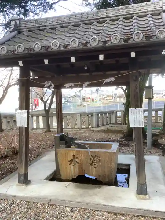 本土神社の手水舎