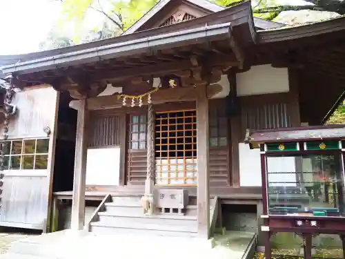 天河大辨財天社の{uncategorized: "未分類", other: "その他", undefined: "問題あり", building: "その他建物", grave: "お墓", sacred_gate: "鳥居", guardian: "狛犬", statue: "像", buddha: "仏像", history: "歴史", nature: "自然", garden: "庭園", animal: "動物", pagoda: "塔", temizu: "手水舎", mountain_gate: "山門・神門", sanctuary: "本殿・本堂", subordinate: "末社・摂社", art: "芸術", scenery: "景色", jizo: "地蔵", ema: "絵馬", goshuin: "御朱印", omikuji: "おみくじ", items: "授与品その他", amulet: "お守り", goshuincho: "御朱印帳", eats: "食事", festival: "お祭り", votive_dance: "神楽", shichigosan: "七五三参", wedding: "結婚式", experience: "体験その他", initially: "初詣", around: "周辺", anti_infection: "感染症対策"}