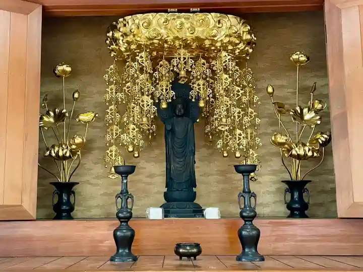 眞性寺の{uncategorized: "未分類", other: "その他", undefined: "問題あり", building: "その他建物", grave: "お墓", sacred_gate: "鳥居", guardian: "狛犬", statue: "像", buddha: "仏像", history: "歴史", nature: "自然", garden: "庭園", animal: "動物", pagoda: "塔", temizu: "手水舎", mountain_gate: "山門・神門", sanctuary: "本殿・本堂", subordinate: "末社・摂社", art: "芸術", scenery: "景色", jizo: "地蔵", ema: "絵馬", goshuin: "御朱印", omikuji: "おみくじ", items: "授与品その他", amulet: "お守り", goshuincho: "御朱印帳", eats: "食事", festival: "お祭り", votive_dance: "神楽", shichigosan: "七五三参", wedding: "結婚式", experience: "体験その他", initially: "初詣", around: "周辺", anti_infection: "感染症対策"}