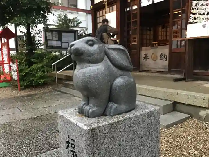 三輪神社の狛犬