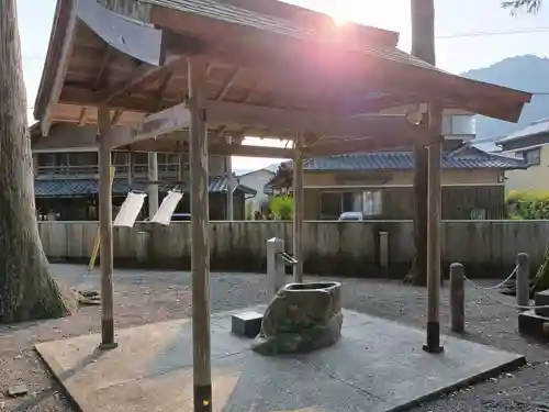 花岡神社の手水舎