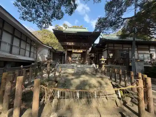 志賀海神社の{uncategorized: "未分類", other: "その他", undefined: "問題あり", building: "その他建物", grave: "お墓", sacred_gate: "鳥居", guardian: "狛犬", statue: "像", buddha: "仏像", history: "歴史", nature: "自然", garden: "庭園", animal: "動物", pagoda: "塔", temizu: "手水舎", mountain_gate: "山門・神門", sanctuary: "本殿・本堂", subordinate: "末社・摂社", art: "芸術", scenery: "景色", jizo: "地蔵", ema: "絵馬", goshuin: "御朱印", omikuji: "おみくじ", items: "授与品その他", amulet: "お守り", goshuincho: "御朱印帳", eats: "食事", festival: "お祭り", votive_dance: "神楽", shichigosan: "七五三参", wedding: "結婚式", experience: "体験その他", initially: "初詣", around: "周辺", anti_infection: "感染症対策"}