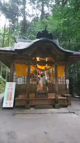 金持神社の本殿