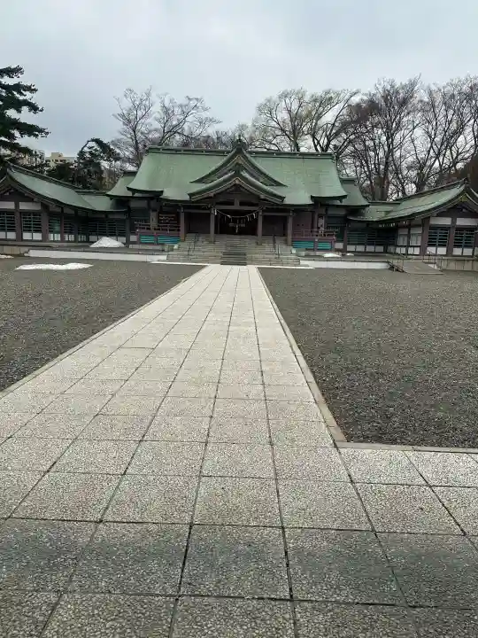 札幌護國神社の{uncategorized: "未分類", other: "その他", undefined: "問題あり", building: "その他建物", grave: "お墓", sacred_gate: "鳥居", guardian: "狛犬", statue: "像", buddha: "仏像", history: "歴史", nature: "自然", garden: "庭園", animal: "動物", pagoda: "塔", temizu: "手水舎", mountain_gate: "山門・神門", sanctuary: "本殿・本堂", subordinate: "末社・摂社", art: "芸術", scenery: "景色", jizo: "地蔵", ema: "絵馬", goshuin: "御朱印", omikuji: "おみくじ", items: "授与品その他", amulet: "お守り", goshuincho: "御朱印帳", eats: "食事", festival: "お祭り", votive_dance: "神楽", shichigosan: "七五三参", wedding: "結婚式", experience: "体験その他", initially: "初詣", around: "周辺", anti_infection: "感染症対策"}