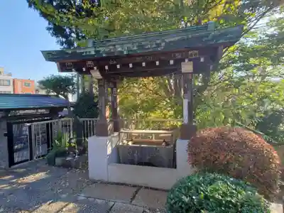 田端八幡神社の手水舎