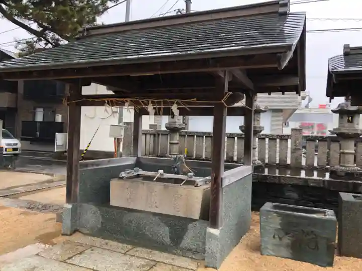 四所神社の手水舎