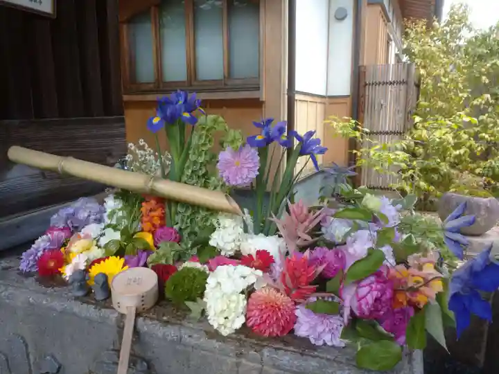 勝林寺の手水舎