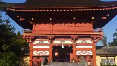 美濃國一宮　南宮大社の山門・神門